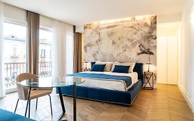 Donna Giacinta Blu Luxury Flat